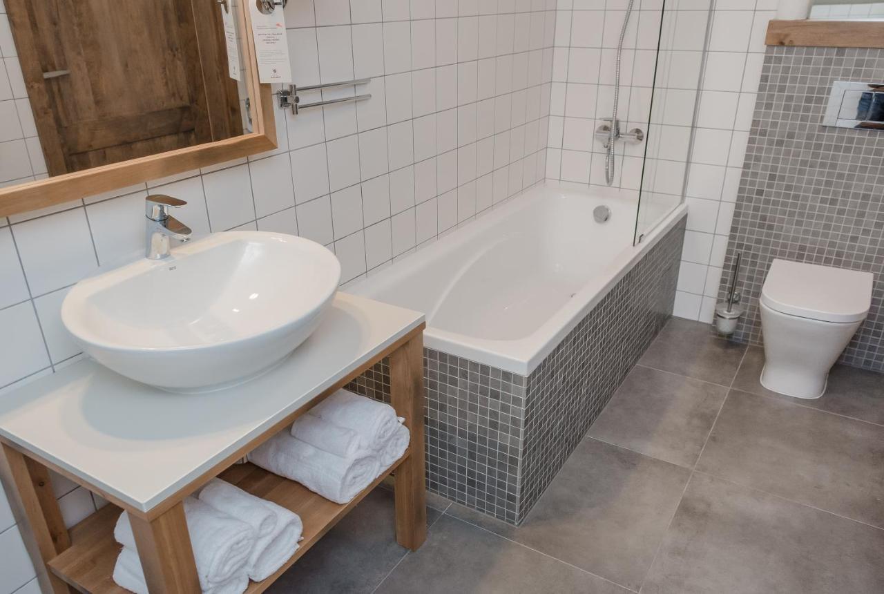 Hotel Naturum Milicz Esterno foto